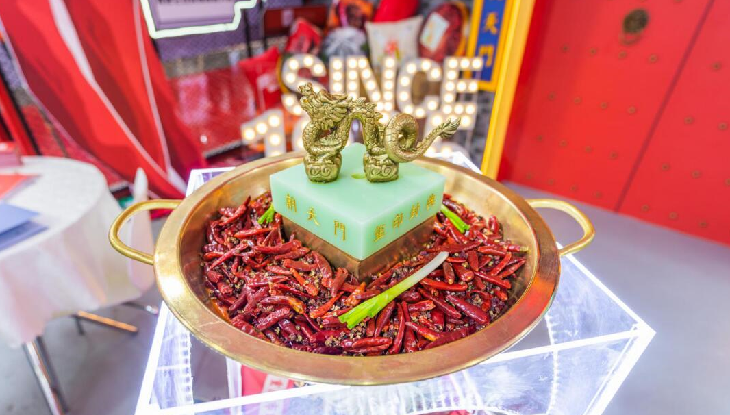 火鍋店鍋底創(chuàng)新浪潮來臨，一鍋湯撬動(dòng)火鍋百億市場(chǎng)！